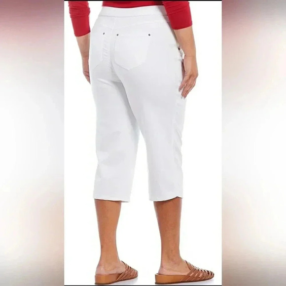 White Pockets 20W Power Stretch Pull-On Slimming Tummy Control Cropped Pants - Picture 3 of 6